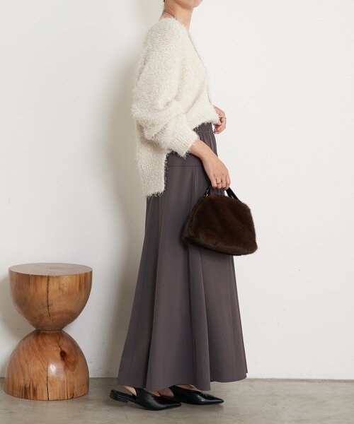 Jena espace merveilleux（ジェナ　エスパスメルヴェイユ）の「【キラッとふんわり】フィルムヤーンニット（ニット/セーター・レディース・ライトグレー/ネイビー/アイボリー・FREE）」の4枚目の写真