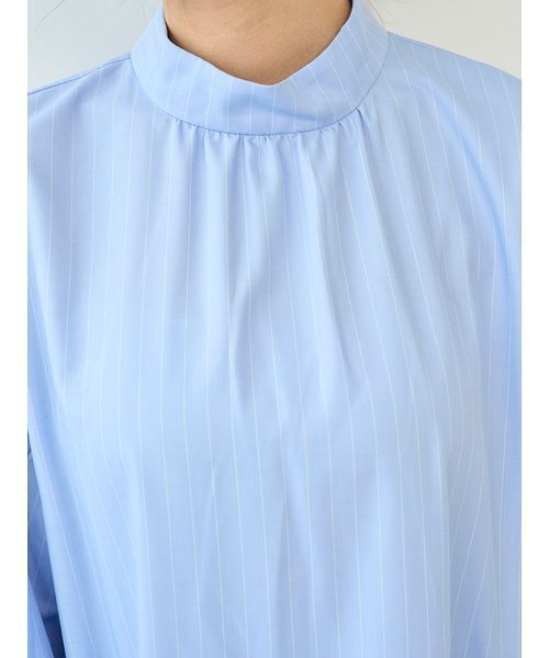 SNIDEL（スナイデル）の「Sustainableバリエボリュームチュニックブラウス（シャツ/ブラウス・レディース・オフホワイト/マルチ/ストライプ・F）」の18枚目の写真