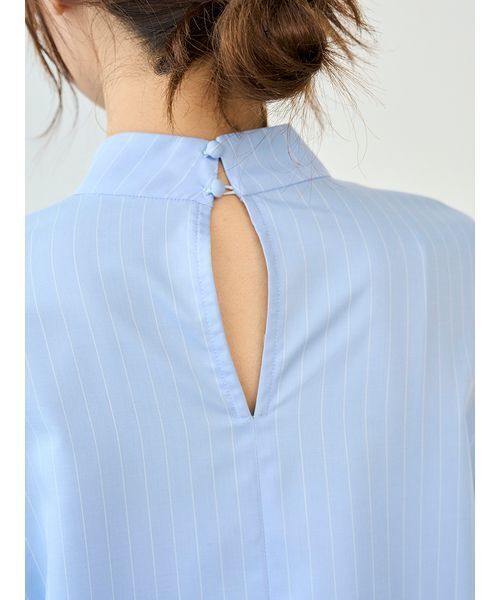 SNIDEL（スナイデル）の「Sustainableバリエボリュームチュニックブラウス（シャツ/ブラウス・レディース・オフホワイト/マルチ/ストライプ・F）」の19枚目の写真