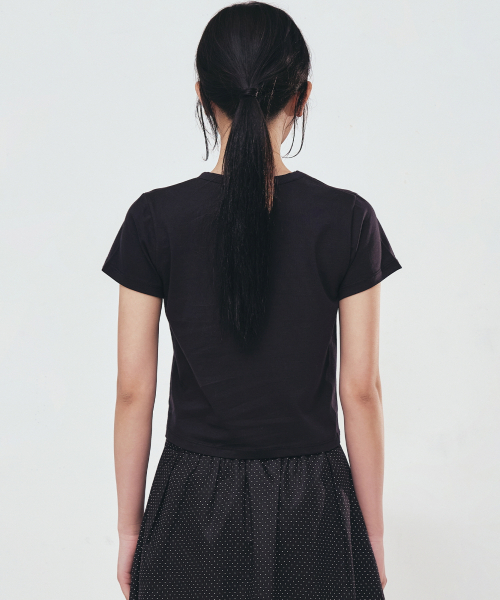 NICK&NICOLE(ニックアンドニコール)の「ROSE SIGNATURE CROP TOP_BLACK BLUE(Tシャツ/カットソー・レディース・その他・FREE)」の3枚目の写真