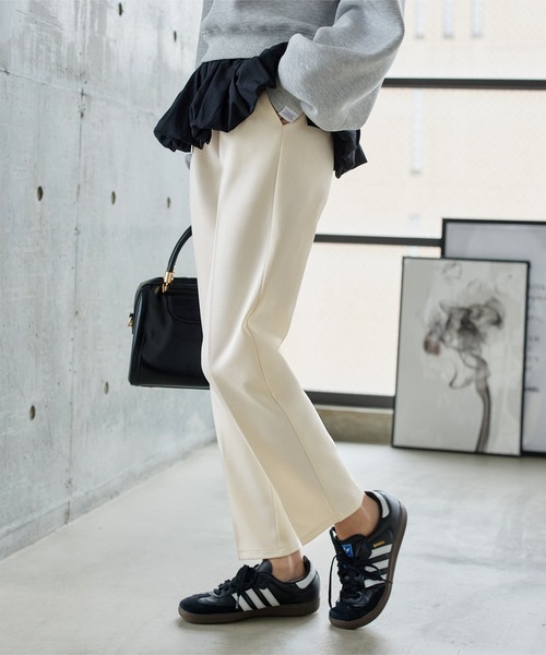 KOBE LETTUCE（コウベレタス）の「[ 撥水・防汚 ] シワになりにくいテーパードパンツ（スラックス・レディース・アイボリー/ブラック・M/S/PM/PS）」の7枚目の写真