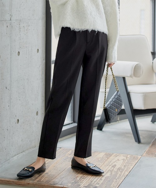 KOBE LETTUCE（コウベレタス）の「[ 撥水・防汚 ] シワになりにくいテーパードパンツ（スラックス・レディース・アイボリー/ブラック・M/S/PM/PS）」の8枚目の写真