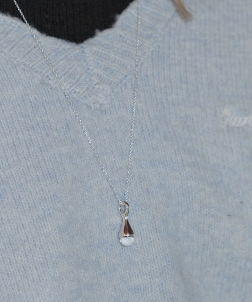 GIUNON（ジウノン）の「crystal drop long necklace / クリスタルドロップネックレス（ネックレス・レディース・シルバー・FREE）」の9枚目の写真