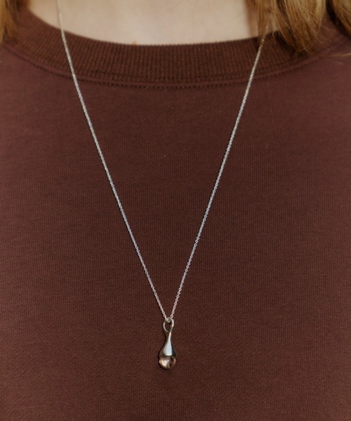 GIUNON（ジウノン）の「crystal drop long necklace / クリスタルドロップネックレス（ネックレス・レディース・シルバー・FREE）」の18枚目の写真