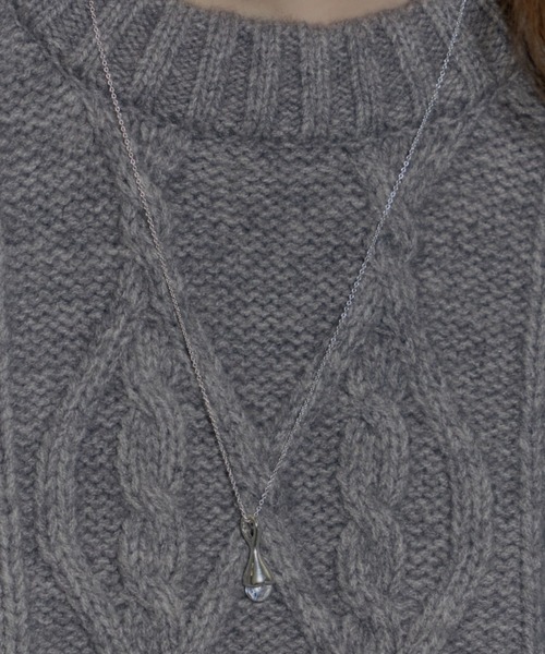 GIUNON（ジウノン）の「crystal drop long necklace / クリスタルドロップネックレス（ネックレス・レディース・シルバー・FREE）」の13枚目の写真