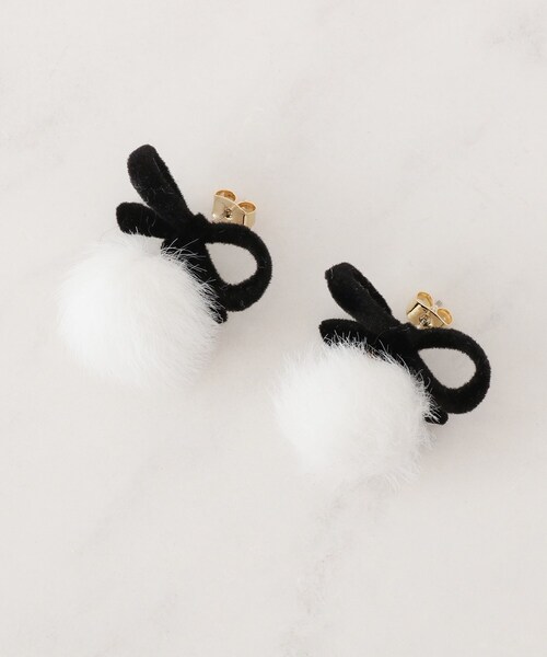 couture brooch（クチュールブローチ）の「ベロアリボンフェイクファーピアス（ピアス（両耳用）・レディース・ブラック・00）」の2枚目の写真