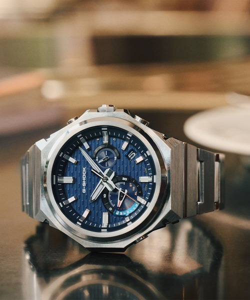 G-SHOCK(ジーショック)の「G-SHOCK/ジーショック 腕時計 G-STEEL GST-B1000D-2AJF(アナログ腕時計・メンズ・シルバー・FREE)」の2枚目の写真