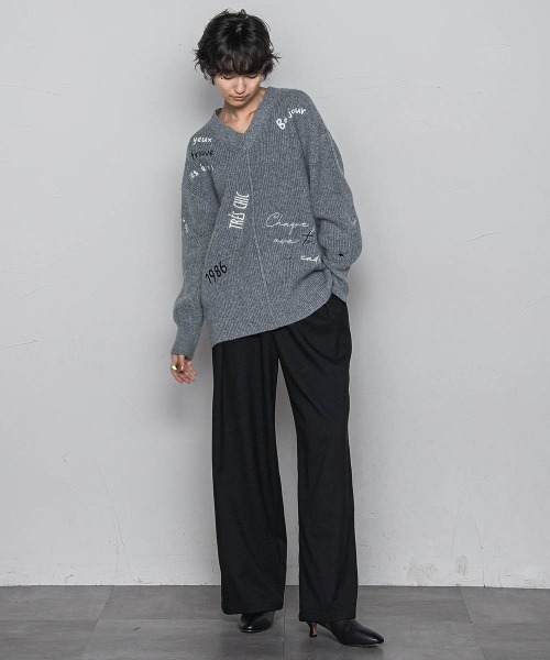 メッセージ刺繍Vネックニットプルオーバー≪手洗い可能≫（ニット