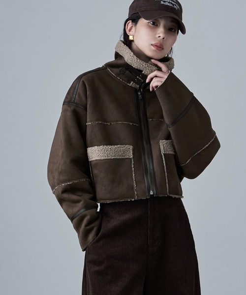 etoll.（エトル）の「フェイクムートンショートフライトジャケット（ブルゾン・レディース・キャメル/チャコール/ブラック/ブラウン・FREE）」の15枚目の写真
