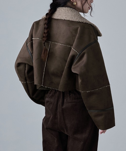 etoll.（エトル）の「フェイクムートンショートフライトジャケット（ブルゾン・レディース・キャメル/チャコール/ブラック/ブラウン・FREE）」の21枚目の写真