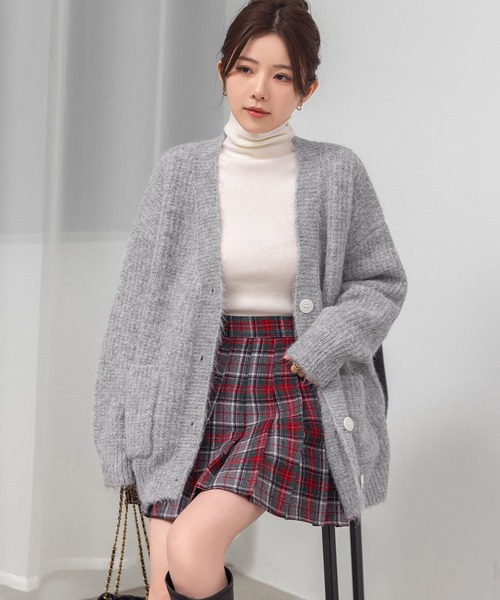 DAY CLOSET（デイ クローゼット）の「【ロング丈/もっちもちの肌さわり】長袖煌めくパール風ボタンのリブニットカーディガン/冷房対策（カーディガン/ボレロ・レディース・アイボリー/グレー・FREE）」の9枚目の写真