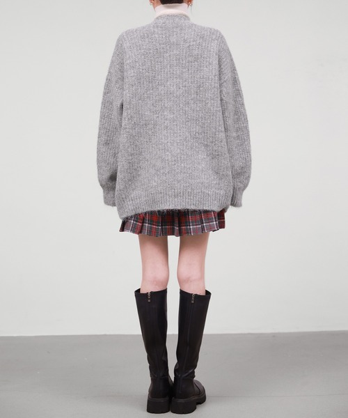 DAY CLOSET（デイ クローゼット）の「【ロング丈/もっちもちの肌さわり】長袖煌めくパール風ボタンのリブニットカーディガン/冷房対策（カーディガン/ボレロ・レディース・アイボリー/グレー・FREE）」の18枚目の写真