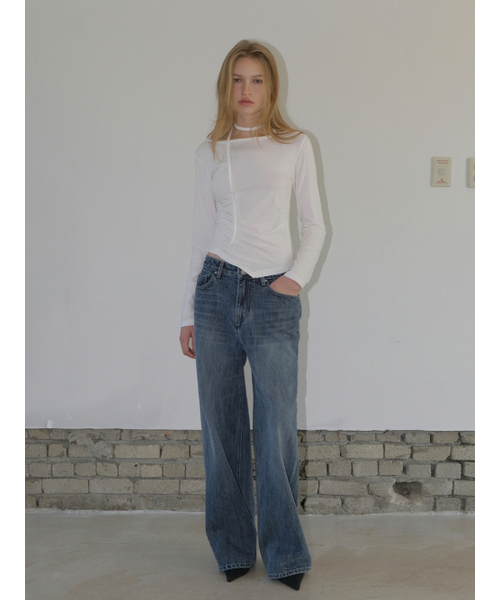 ETMON(エトモン)の「Boat-Neck Strap T-Shirt, White(Tシャツ/カットソー・レディース・その他・F)」の2枚目の写真