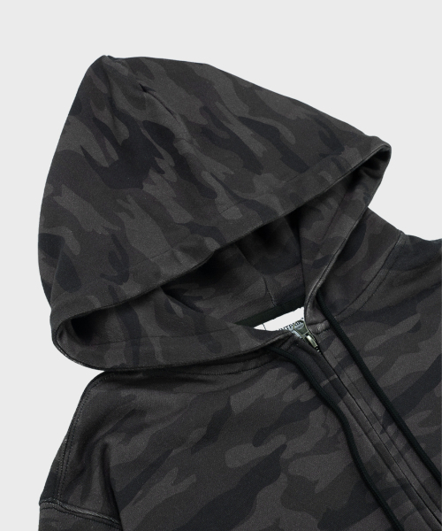 SAINTPAIN(セイントペイン)の「SPレザーアップリケカモフードジップアップブラック(パーカー・レディース・その他・MEDIUM/LARGE)」の3枚目の写真