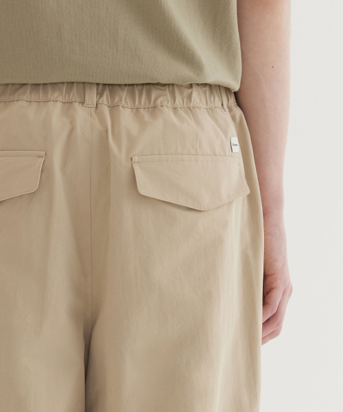 COVERNAT(カバーナット)の「レギュラーナイロンイージーパンツ ベージュ(その他パンツ・レディース・その他・SMALL/MEDIUM/LARGE/X-LARGE/XX-LARGE)」の16枚目の写真