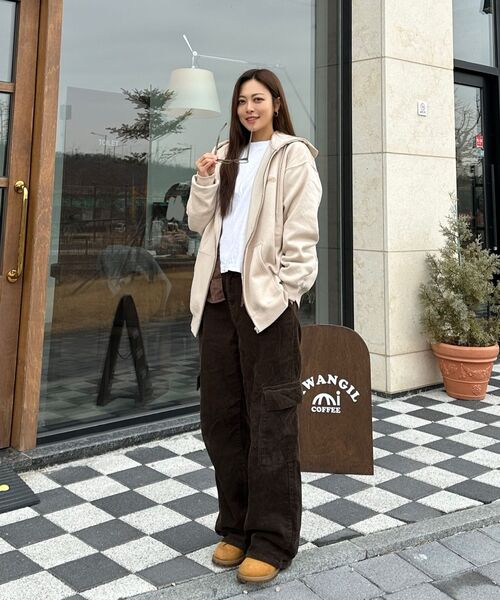 LIMELIGHT APPAREL(ライムライトアパレル)の「オペラルオーバルロゴジップアップフードオーバーサイズ(サンド/ブラウン)(パーカー・メンズ・その他・MEDIUM/LARGE/X-LARGE)」の5枚目の写真