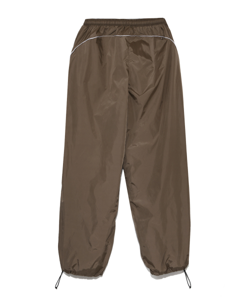 PHYSICAL DEPARTMENT（フィジカル デパートメント）の「LINE PIPING TRACK PANTS KHAKI BEIGE（スウェットパンツ・レディース・その他・SMALL/MEDIUM/LARGE/X-LARGE）」の3枚目の写真