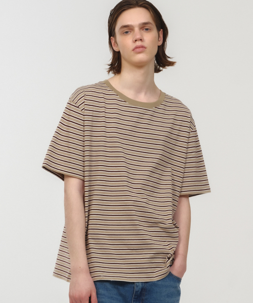MOONSUN(ムーンサン)の「UNISEX, Stripe Oversized T-Shirt / Beige(Tシャツ/カットソー・レディース・その他・FREE)」の1枚目の写真