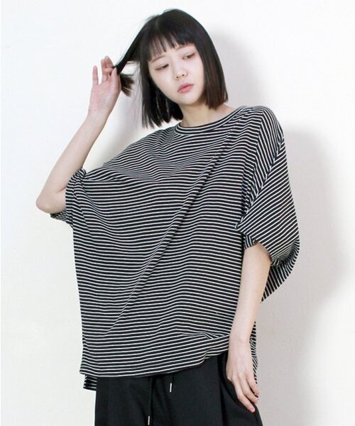 DEMARC(ドゥマーク)の「ピンストライプフレンチスリーブオーバーサイズ半袖Tシャツブラック(Tシャツ/カットソー・レディース・その他・MEDIUM/LARGE)」の1枚目の写真
