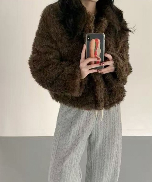 LAFFMO（ラフモ）の「襟付きフェイクファーショートコート（その他アウター・レディース・アイボリー/ライトグレー/ブラック/ブラウン・F）」の20枚目の写真