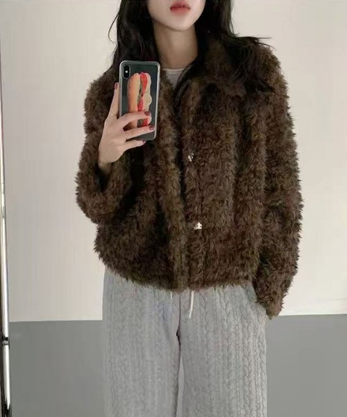 LAFFMO（ラフモ）の「襟付きフェイクファーショートコート（その他アウター・レディース・アイボリー/ライトグレー/ブラック/ブラウン・F）」の9枚目の写真