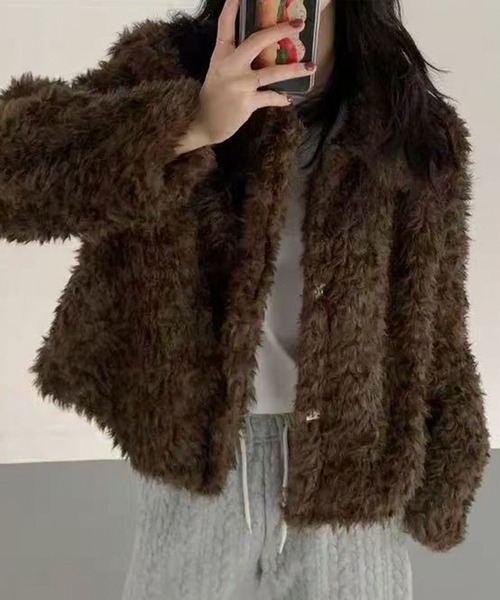 LAFFMO（ラフモ）の「襟付きフェイクファーショートコート（その他アウター・レディース・アイボリー/ライトグレー/ブラック/ブラウン・F）」の11枚目の写真