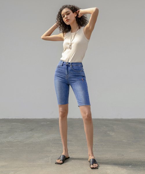 PANDORAFIT（パンドラフィット）の「[SHORTS] Half Jeans（デニムパンツ・レディース・その他・MEDIUM/LARGE）」の2枚目の写真