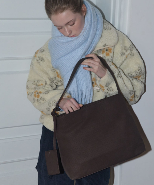 ANOETIC（アノエティック）の「ANC WEAVING MESH BAG_SUEDE BROWN（ショルダーバッグ・レディース・ブラウン・FREE）」の3枚目の写真