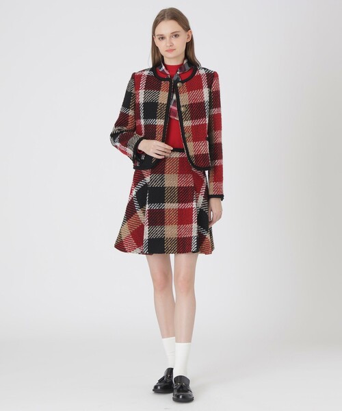 BLUE LABEL CRESTBRIDGE(ブルーレーベルクレストブリッジ)の「【10th ANNIVERSARY】クレストブリッジチェックロービングツィードジャケット(ノーカラージャケット・レディース・レッド・38/36)」の2枚目の写真
