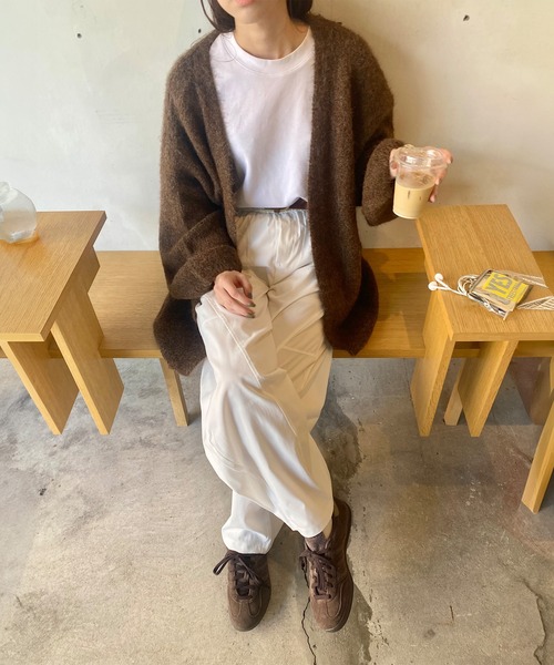 ISOOK（アイスー）の「ボリュームスリーブニットカーディガン(kiharu select) / 羽織り セーター オーバーサイズ ルーズ ビックシルエット 長袖 ブラウン チャコール（カーディガン/ボレロ・レディース・チャコール/ブラウン・FREE）」の3枚目の写真