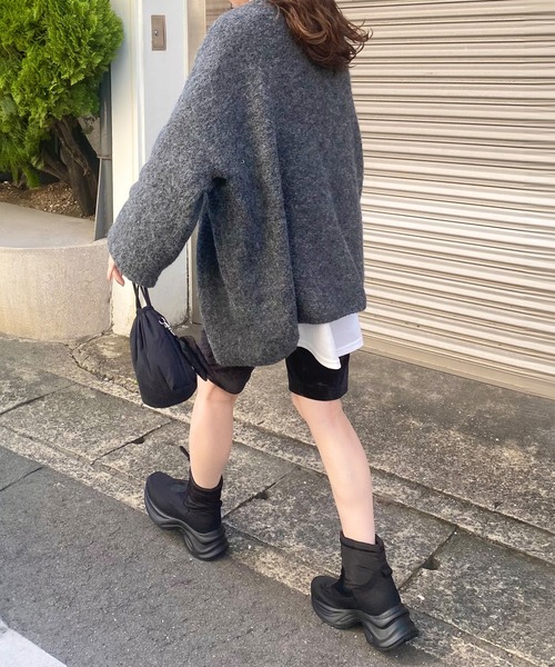 ISOOK（アイスー）の「ボリュームスリーブニットカーディガン(kiharu select) / 羽織り セーター オーバーサイズ ルーズ ビックシルエット 長袖 ブラウン チャコール（カーディガン/ボレロ・レディース・チャコール/ブラウン・FREE）」の7枚目の写真