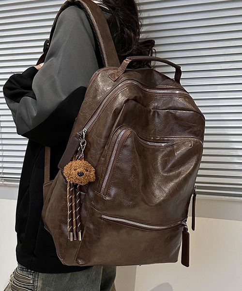 WESTBOY（ウエストボーイ）の「ユニセックス シンプル レザーライク バックパック リュック キャリーオン WO25W10BG13（バックパック/リュック・メンズ・ブラック/ブラウン・FREE）」の6枚目の写真