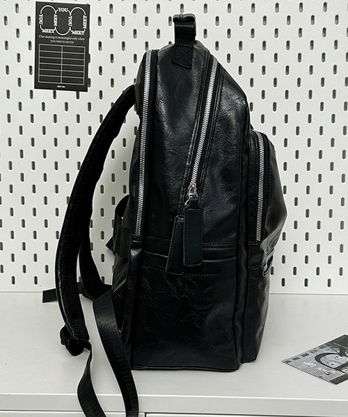 WESTBOY（ウエストボーイ）の「ユニセックス シンプル レザーライク バックパック リュック キャリーオン WO25W10BG13（バックパック/リュック・メンズ・ブラック/ブラウン・FREE）」の9枚目の写真