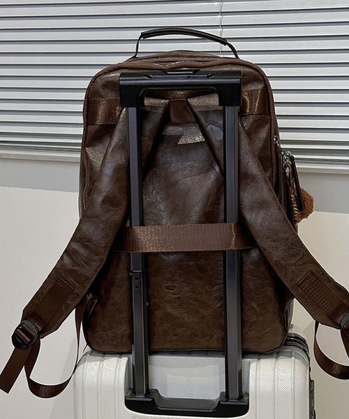 WESTBOY（ウエストボーイ）の「ユニセックス シンプル レザーライク バックパック リュック キャリーオン WO25W10BG13（バックパック/リュック・メンズ・ブラック/ブラウン・FREE）」の15枚目の写真