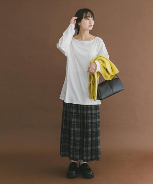 ITEMS URBANRESEARCH(アイテムズ アーバンリサーチ)の「シルケットボートネックロンTシャツ(Tシャツ/カットソー・レディース・アイボリー/ブラック/チャコールグレー・FREE)」の6枚目の写真