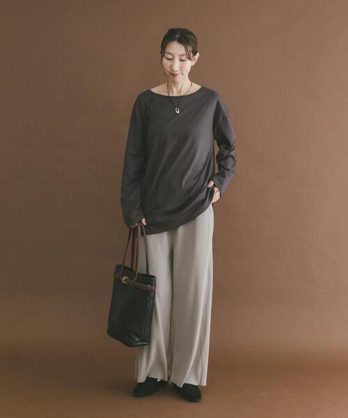 ITEMS URBANRESEARCH(アイテムズ アーバンリサーチ)の「シルケットボートネックロンTシャツ(Tシャツ/カットソー・レディース・アイボリー/ブラック/チャコールグレー・FREE)」の20枚目の写真