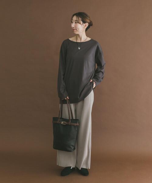 ITEMS URBANRESEARCH(アイテムズ アーバンリサーチ)の「シルケットボートネックロンTシャツ(Tシャツ/カットソー・レディース・アイボリー/ブラック/チャコールグレー・FREE)」の21枚目の写真