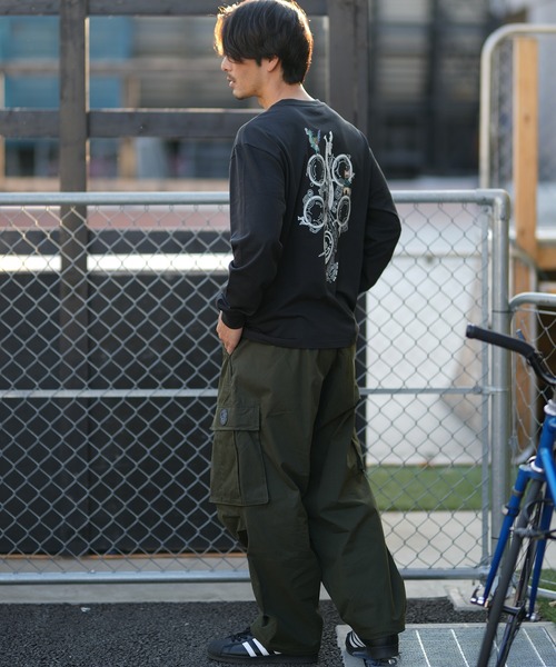 PUMA(プーマ)の「PUMA/プーマ 長袖 Tシャツ ロンT モンスターハンターワイルズ コラボレーション 636485(Tシャツ/カットソー・メンズ・ブラック/ホワイト・XL/L/M)」の16枚目の写真
