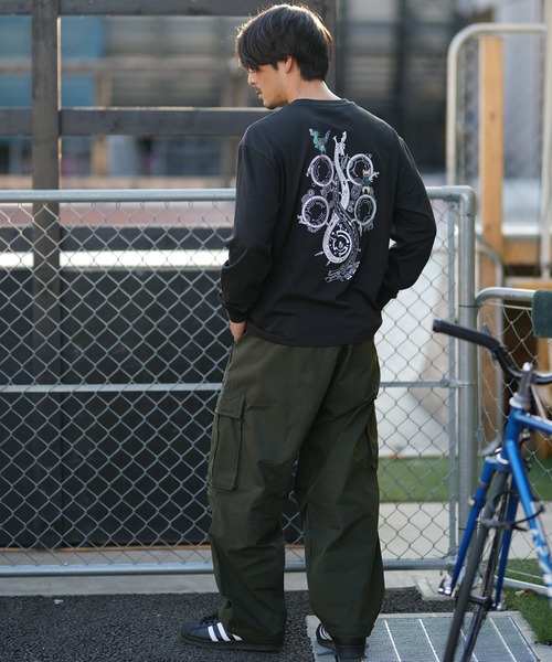 PUMA(プーマ)の「PUMA/プーマ 長袖 Tシャツ ロンT モンスターハンターワイルズ コラボレーション 636485(Tシャツ/カットソー・メンズ・ブラック/ホワイト・XL/L/M)」の17枚目の写真
