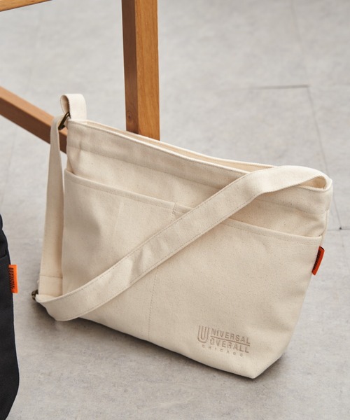 UNIVERSAL OVERALL(ユニバーサルオーバーオール)の「UNIVERSAL OVERALL ユニバーサルオーバーオール キャンバスダブルフェイスショルダーバッグ(ショルダーバッグ・メンズ・ブラック/グレー/オフホワイト/ブルー・FREE)」の2枚目の写真