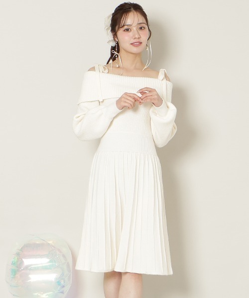 WILLSELECTION（ウィルセレクション）の「オフショルプリーツニットワンピース（ワンピース・レディース・ピンク/オフホワイト/グレー/ミント/ブラック・SMALL/MEDIUM）」の2枚目の写真