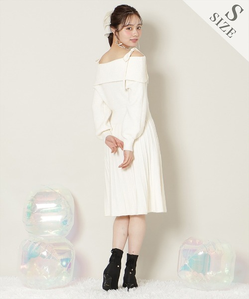 WILLSELECTION（ウィルセレクション）の「オフショルプリーツニットワンピース（ワンピース・レディース・ピンク/オフホワイト/グレー/ミント/ブラック・SMALL/MEDIUM）」の9枚目の写真