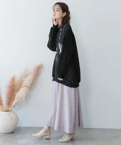 ScoLar（スカラー）の「ScoLar(スカラー) スカラーガーランド柄裏毛チュニック（チュニック・レディース・アイボリー/ブラック・MEDIUM）」の6枚目の写真