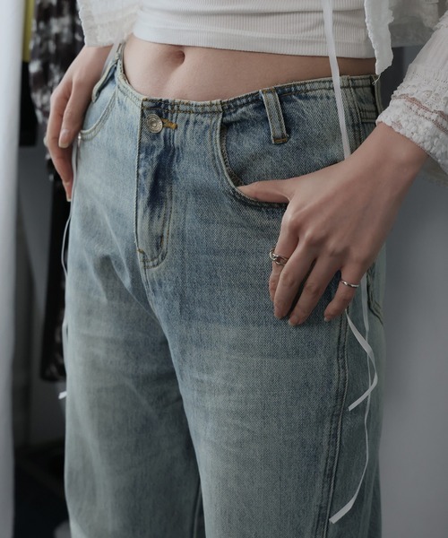 Ulysses（ユリシス）の「スリットデザインフレアデニムパンツ（デニムパンツ・レディース・ブルー・M/L）」の4枚目の写真