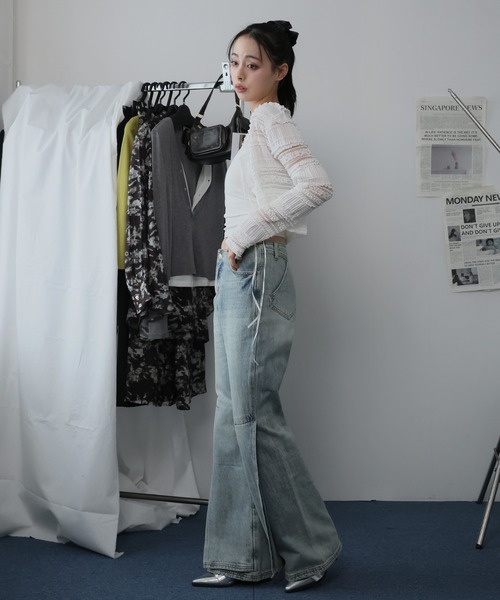 Ulysses（ユリシス）の「スリットデザインフレアデニムパンツ（デニムパンツ・レディース・ブルー・M/L）」の22枚目の写真