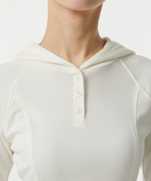 MUSINSA STANDARD WOMAN（ムシンサスタンダードウーマン）の「ウィメンズリブスリムフード付き長袖Tシャツ[アイボリー]（パーカー・レディース・その他・LARGE/MEDIUM/SMALL/X-SMALL/X-LARGE）」の21枚目の写真