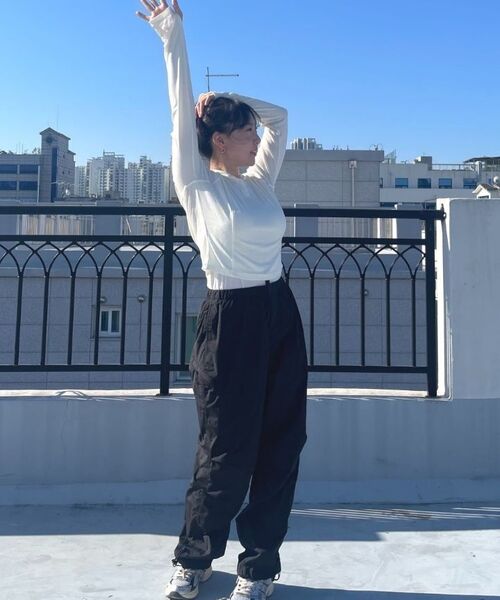 MUSINSA STANDARD WOMAN（ムシンサスタンダードウーマン）の「ウィメンズリブスリムフード付き長袖Tシャツ[アイボリー]（パーカー・レディース・その他・LARGE/MEDIUM/SMALL/X-SMALL/X-LARGE）」の9枚目の写真
