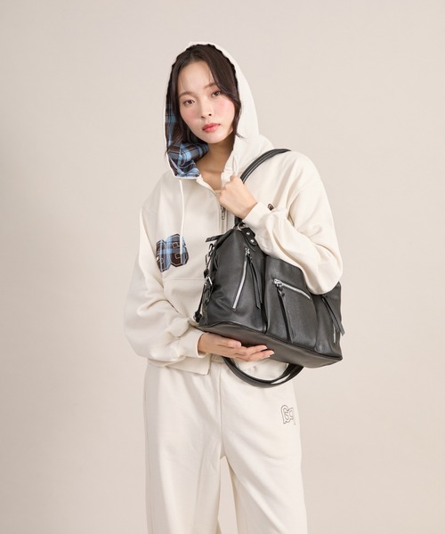 apres jour mignon(アプレジュールミニョン)の「【apresjour mignon×ARIAZ】マルチポケット2wayトートバッグ(トートバッグ・レディース・オフホワイト/ブラック/ダークブラウン・ONESIZE)」の7枚目の写真