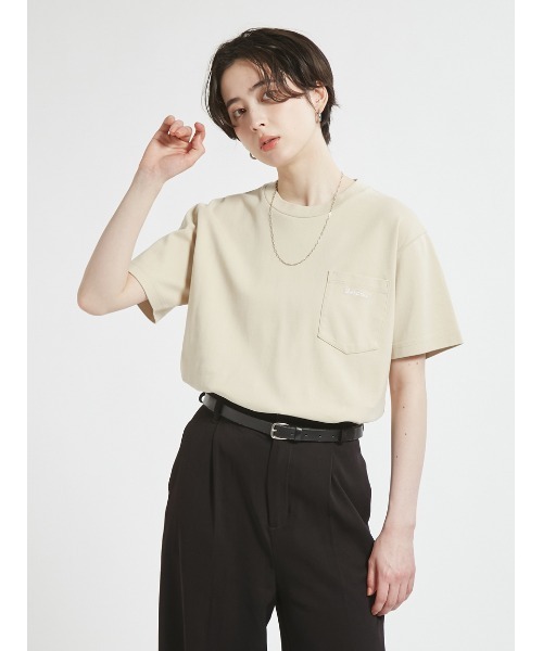 Barbour(バブアー)の「ワンポイントロゴ 胸ポケット TシャツJapan Exclusive(レディース)(Tシャツ/カットソー・レディース・ベージュ/ホワイト/ピンク/ブラック/ブルー・SMALL/MEDIUM)」の8枚目の写真