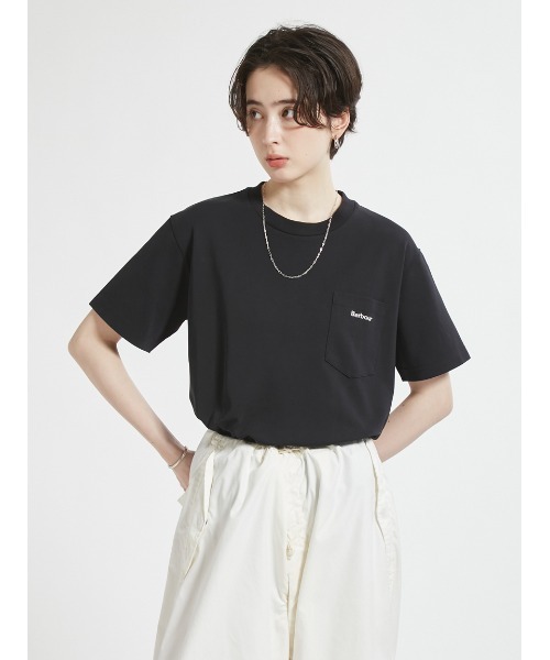 Barbour(バブアー)の「ワンポイントロゴ 胸ポケット TシャツJapan Exclusive(レディース)(Tシャツ/カットソー・レディース・ベージュ/ホワイト/ピンク/ブラック/ブルー・SMALL/MEDIUM)」の17枚目の写真